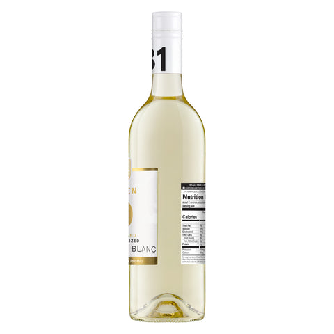Giesen 0% Sauvignon Blanc bottle, left side view
